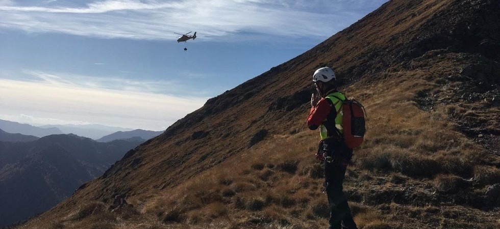 Un rocciatore perde l'appiglio e precipita per oltre 20 metri